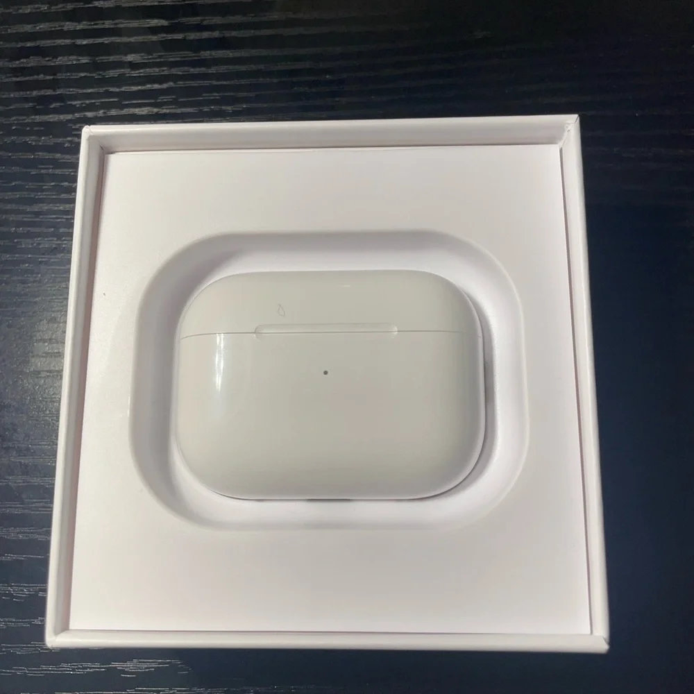 Apple White Wireless Earbuds